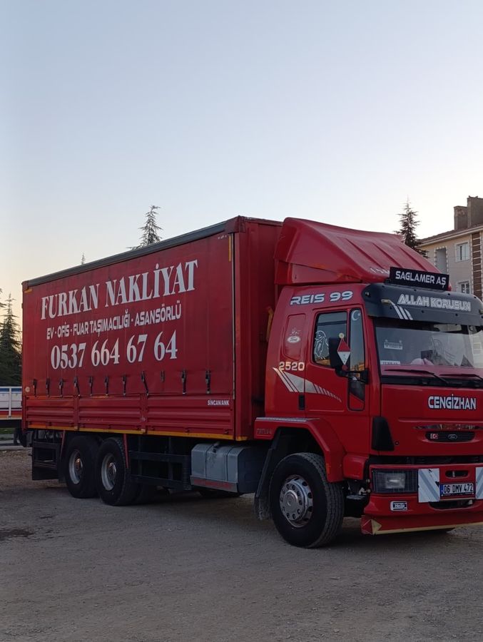 Furkan Nakliyat kırmızı kamyonu, Sincan Ankara
